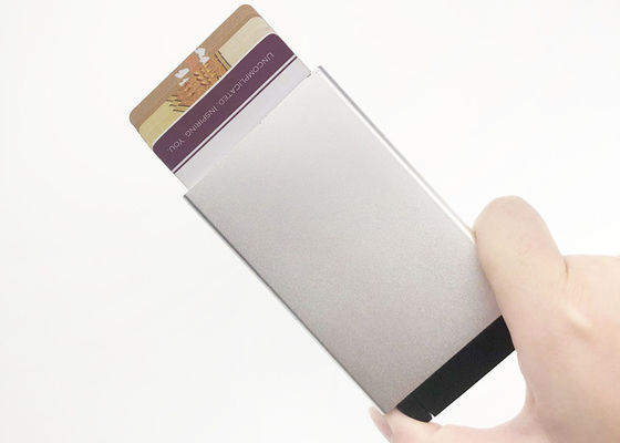 Van de de Portefeuillehouder van de aluminium Pop Omhooggaande Creditcard Aangepaste Embleem Rechthoek