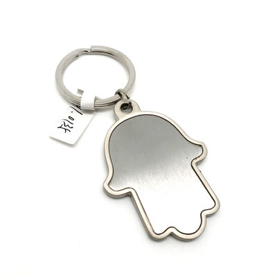 Een handige metalen sleutelhanger met een individueel polybagpakket