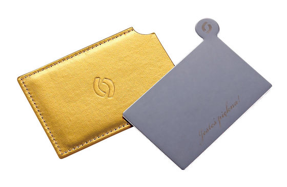 Custom Logo PU Pocket Mirror met opvouwbaar ontwerp en 1x vergroting