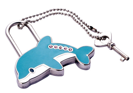 Gepersonaliseerde metalen sleutelhanger voor sleutels Duurzaam souvenir geschenk met olie gevulde logo